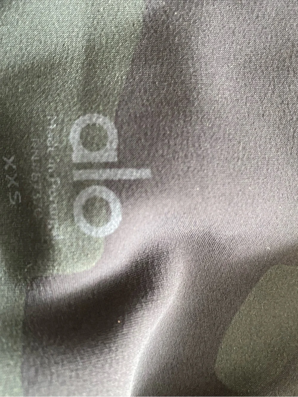 ALO Yoga women’s Camo leggings